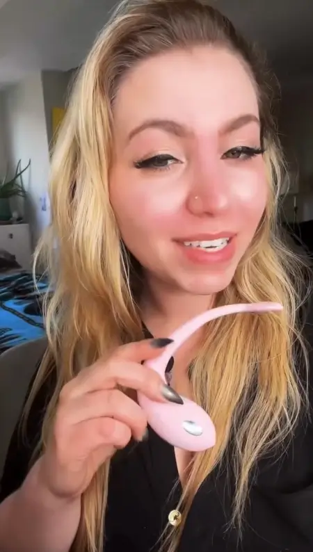 sonyamaya: TikTok 660k followers